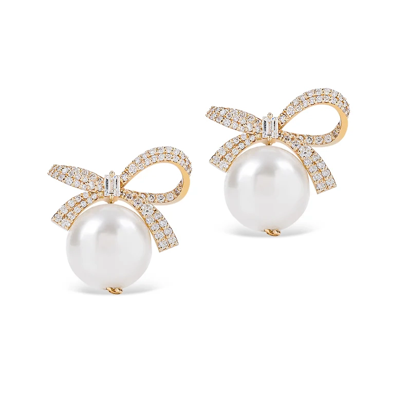 Pearl Elegance Bow Stud Earings